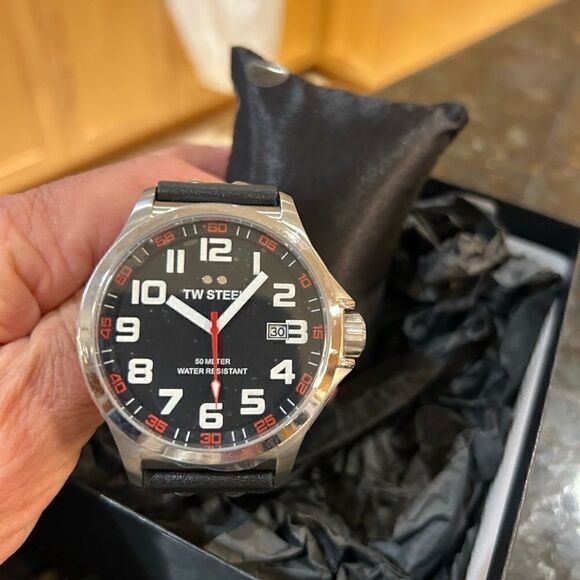 Men’s TW steel, stainless 45 mm watch - Picture 7 of 8